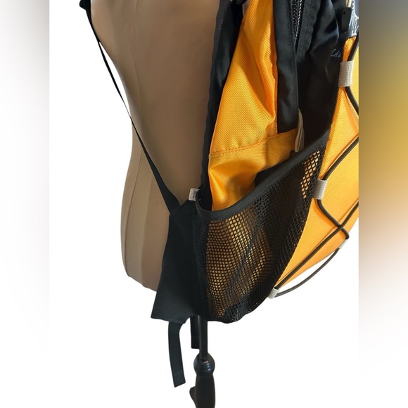 Osprey Helios 14 Black Yellow Daypack Backpack Holds 14L Outdoor Activity Hiking - Picture 7 of 15
